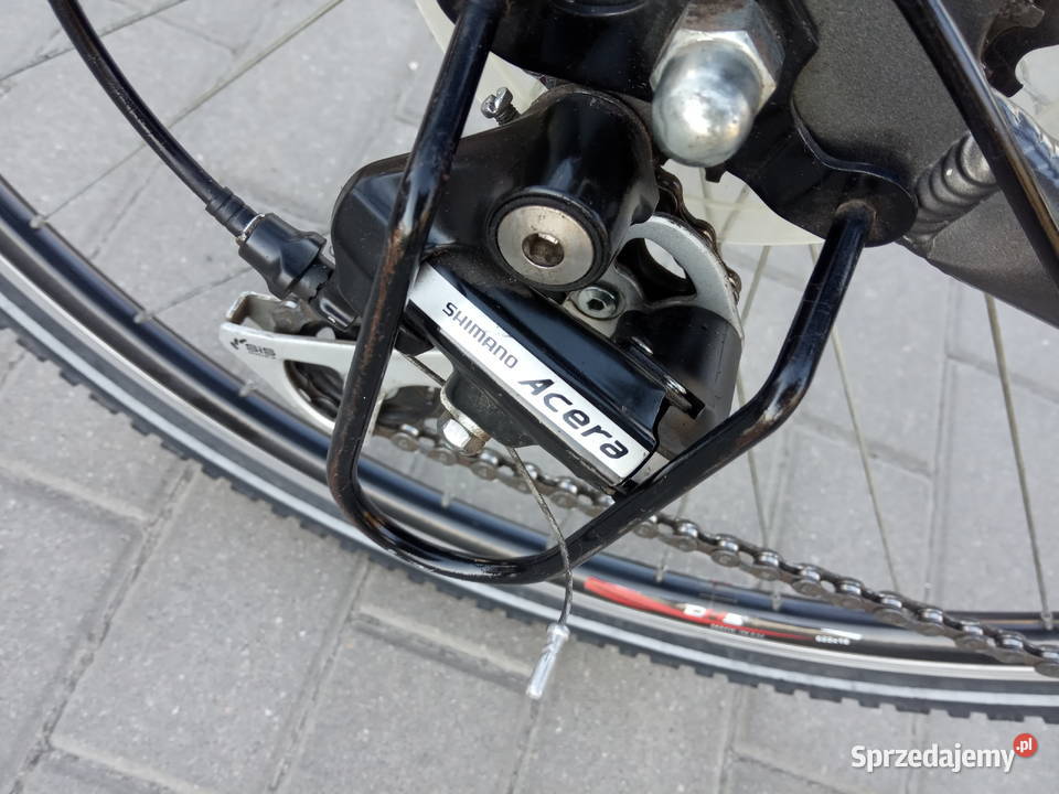Trekkingowy rower Alum Prądnica w piąście koła Płońsk