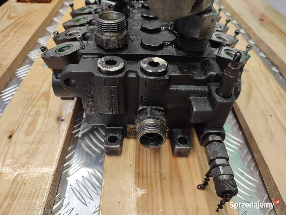 Rozdzielacz hydrauliczny DEUTZFAHR AGROVECTOR Pozostałe Wilkowo