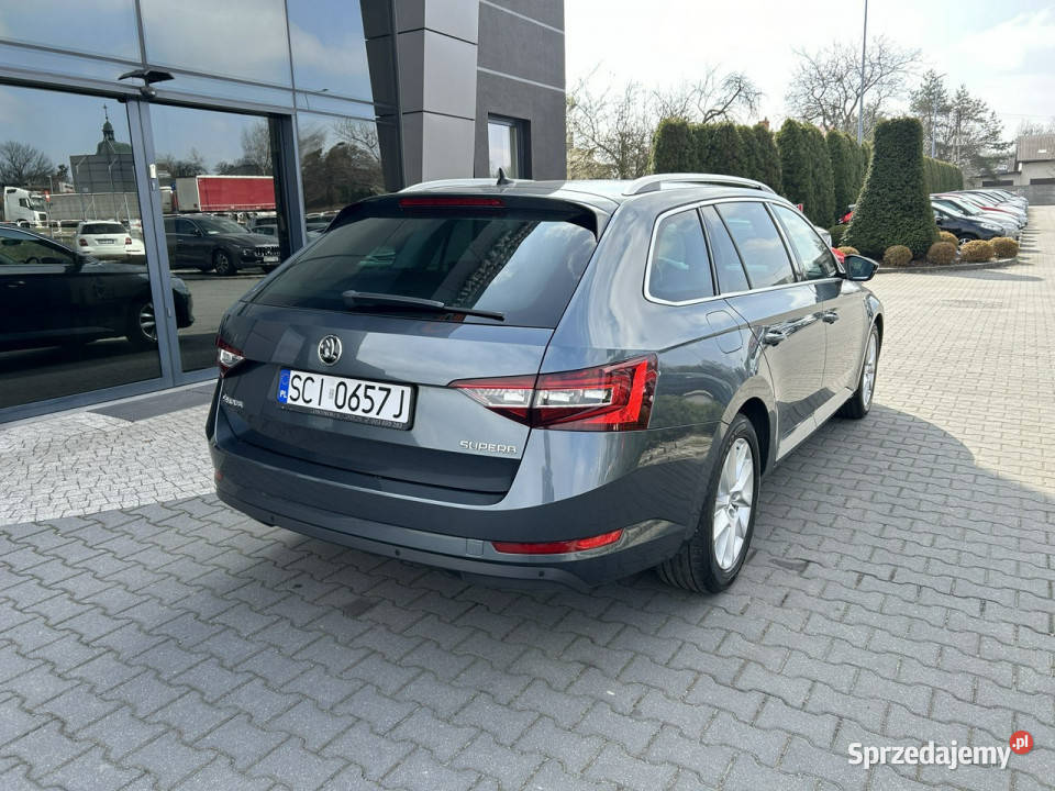 koda Superb led bixenon nawigacja DSG podgrz fot światła do jazdy dziennej