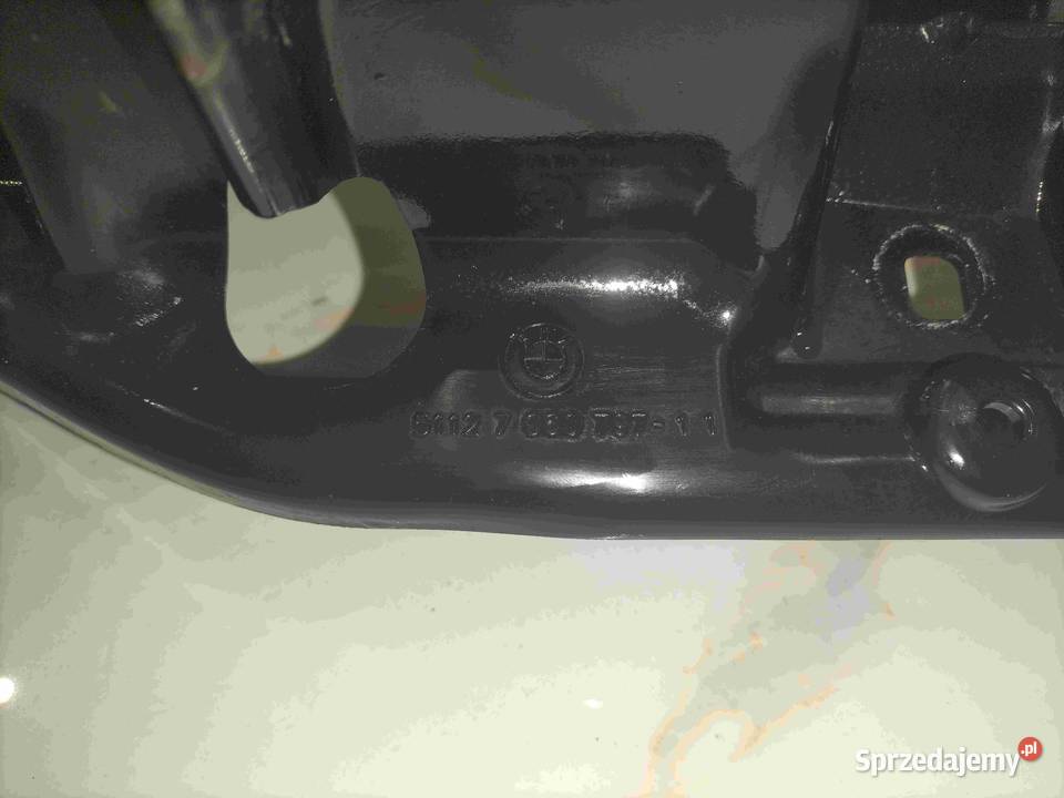 Ślizg zderzaka środkowy górny BMW E61 stan