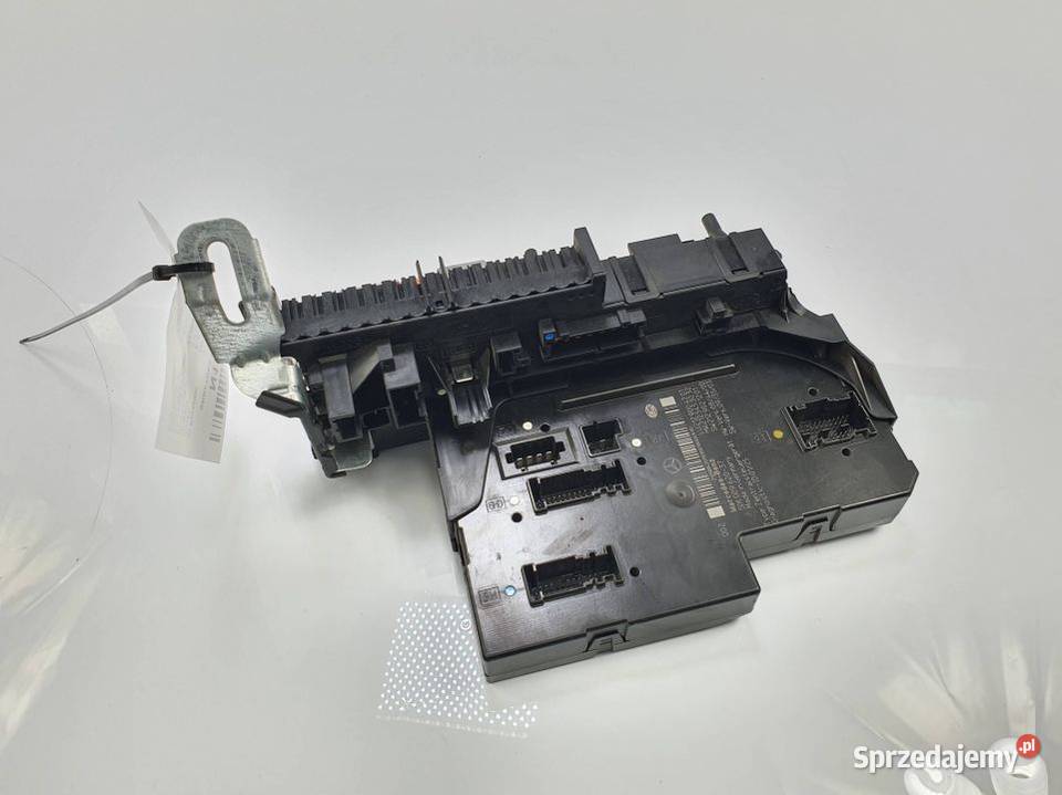 SKRZYNKA BEZPIECZNIKÓW MERCEDES EKLASA W212 osobowe