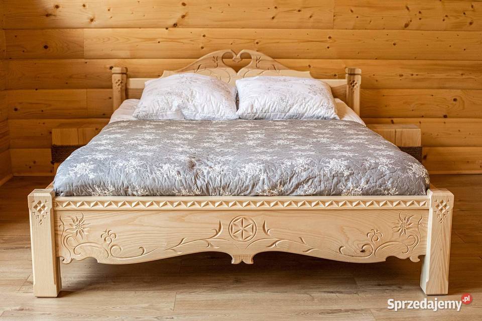 Łóżko drewniane, w stylu góralskim