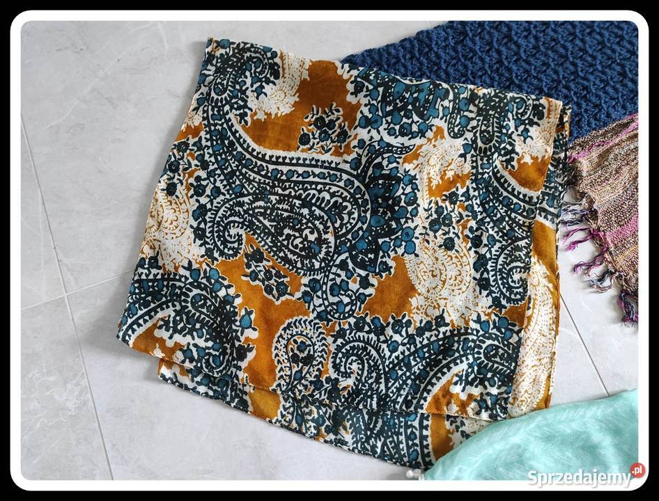 Zestaw szalików szali i chust 6 sztuk Płock