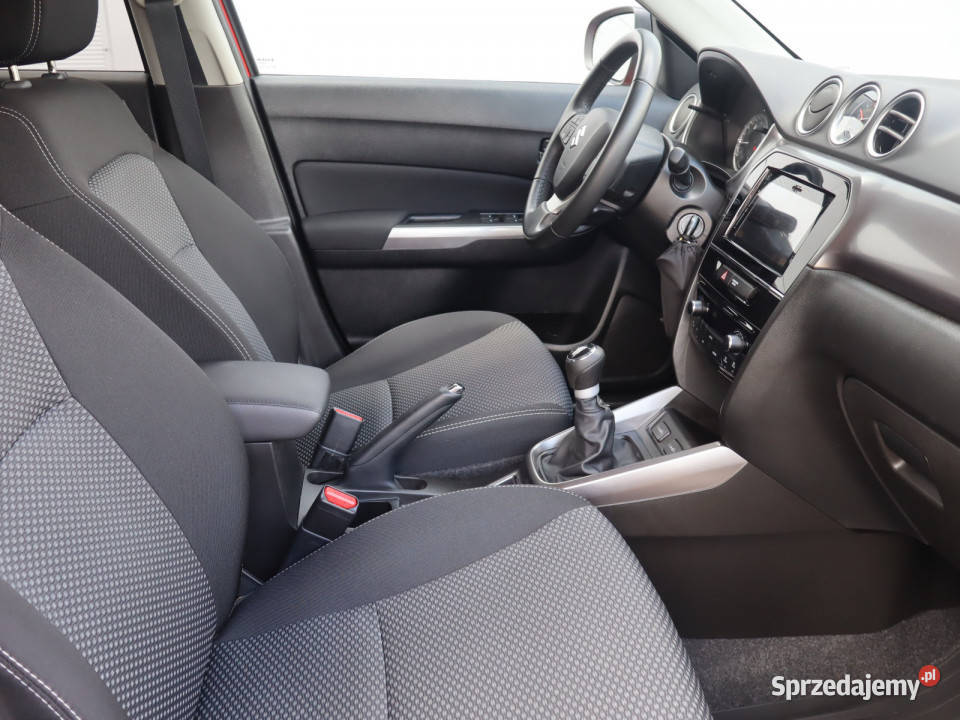 Suzuki Vitara 14 BoosterJet radio sprzedam