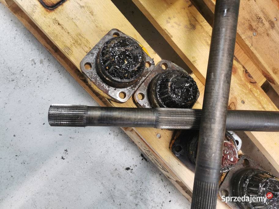 Półoś kompletna zwolnicy JCB 53070