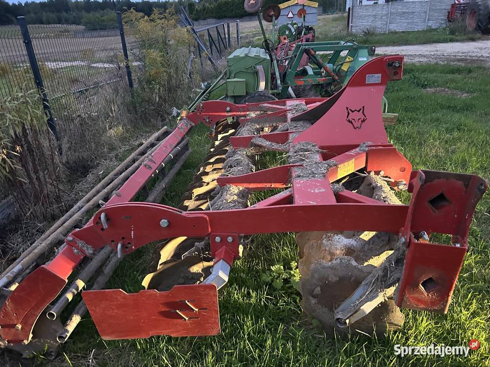 Bizon mulczer rozsiewacz agregat uprawowo siewny Zrębice