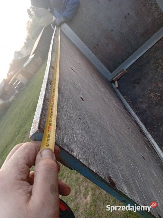 Przyczepa lekka 650 burtowe Przyczepy i naczepy Florynka