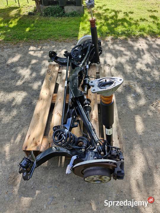 BMW X1 F48 ZAWIESZENIE TYŁ TYLNE WÓZEK ZWROTNICA sprzedam