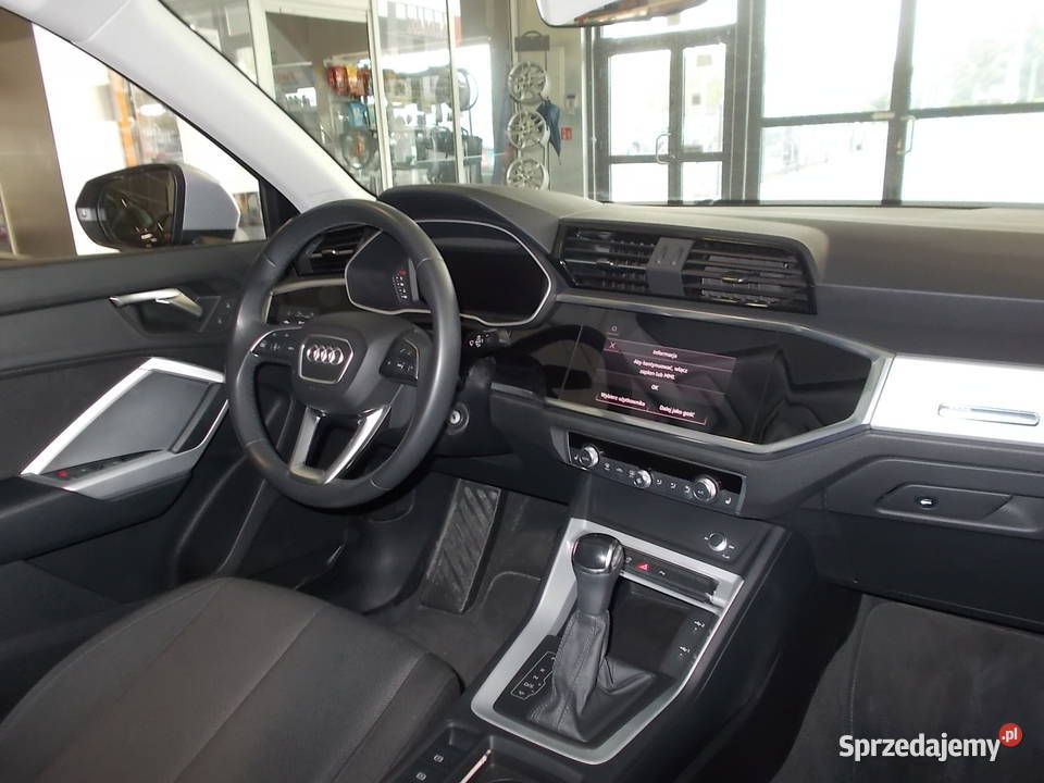 AUDI Q3 15 benzyna Automatsalon Polska Kombi