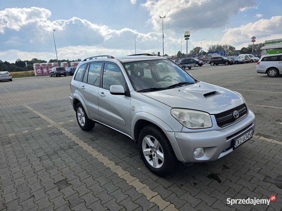 Toyota RAV4 20 D4D 116 doinwestowany Zarejestrowany w Polsce RAV4 Starków sprzedam
