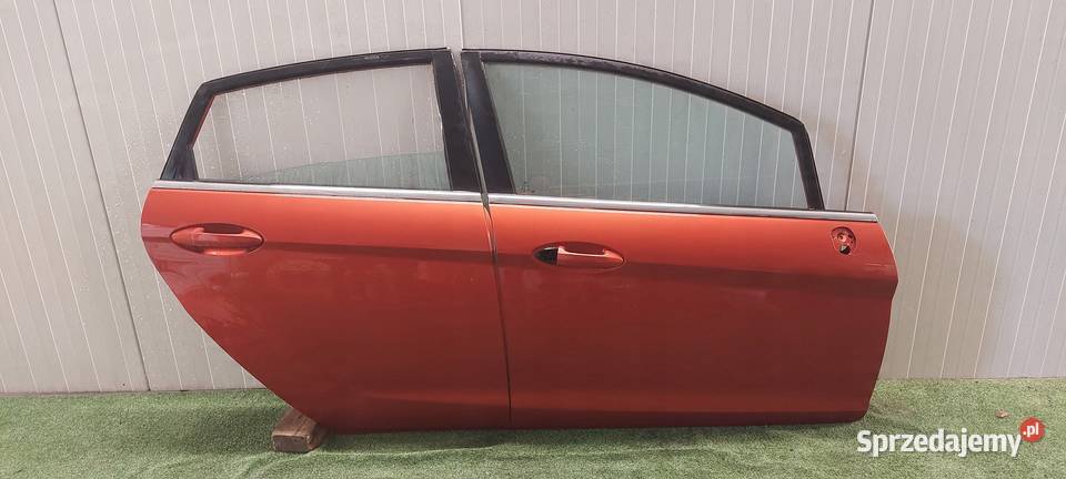 DRZWI PRAWY TYŁ FORD FIESTA MK7 LAK T9