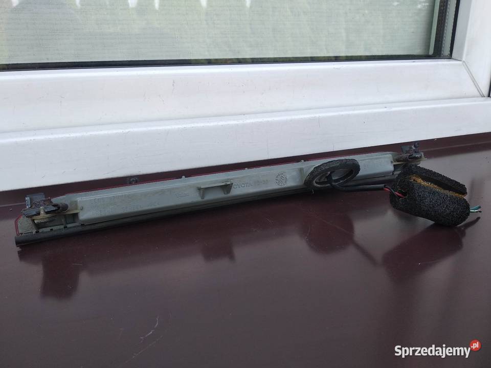 Toyota Avensis T25 kombi lampa trzecie światło Sieradz
