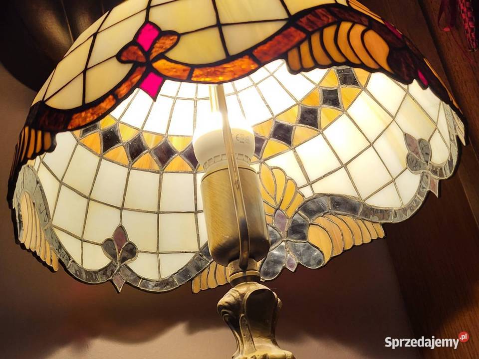 Lampy witrażowe w stylu Tiffany