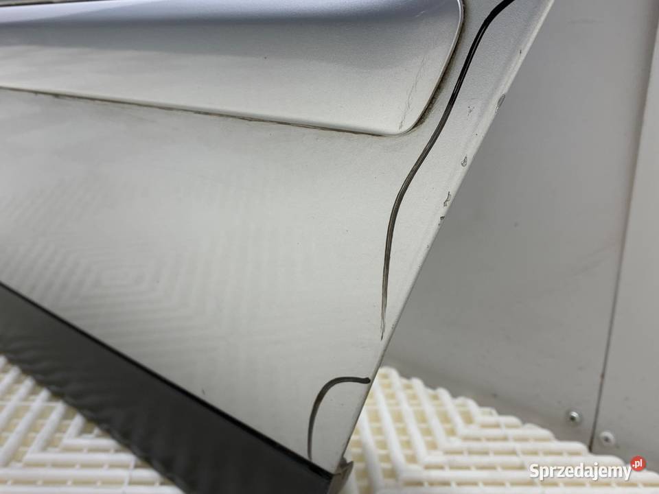 DRZWI LEWY TYŁ AUDI A4 B6 Hatchback 0005 SREBRNY sprzedam