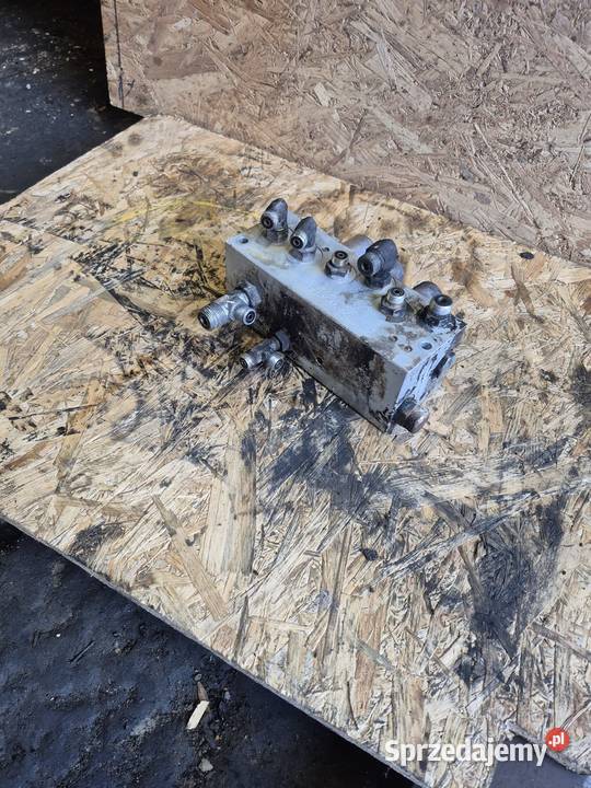 Zawór ciśnieniowy Hydrauliczny KOMATSU PC80 MR3 śląskie Tychy