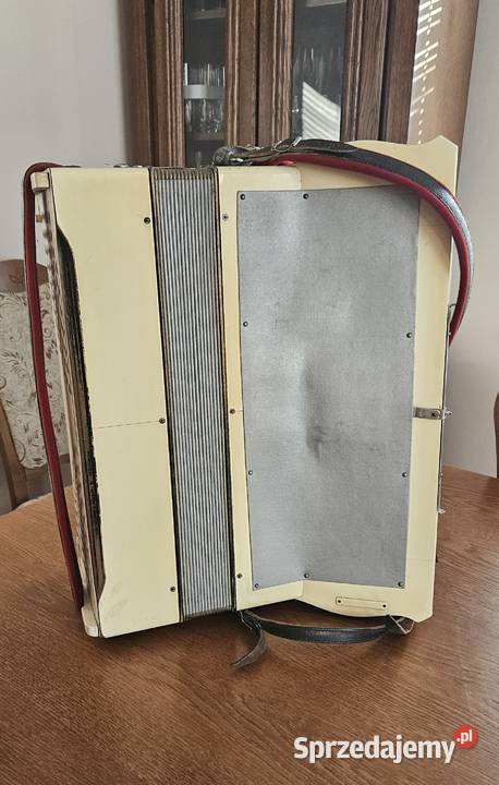 Akordeon Hohner LYRIC 120 basów WHITE Głowienka sprzedam