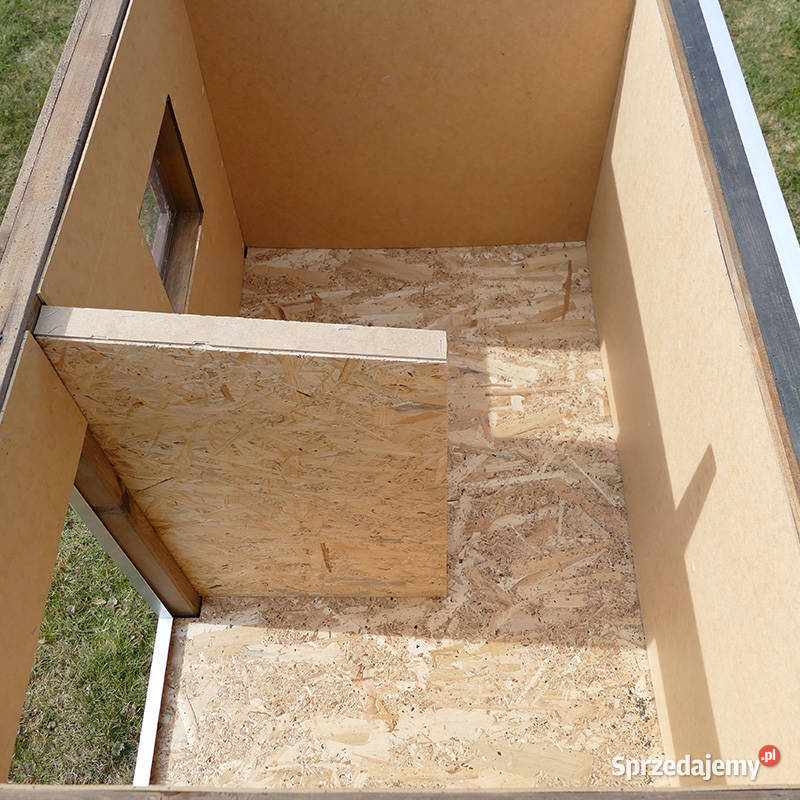 Buda psa ROCKY V z ociepleniem okno Trzemeśnia