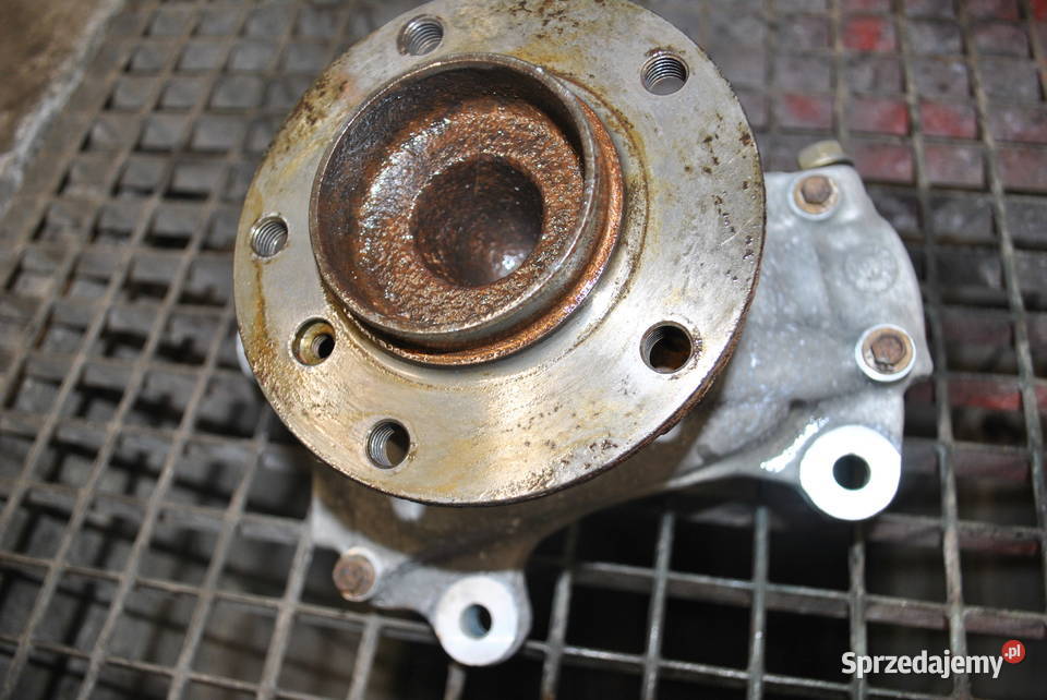 Zwrotnica przednia lewej stronie BMW E60 E61 Poręba