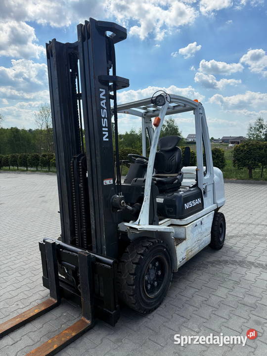 wózek widłowy NISSAN FD32 diesel Triplex 550m Wózki widłowe