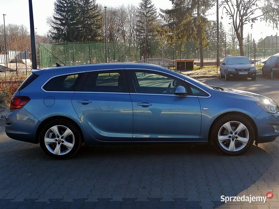 Opel Astra J Benzyna COSMO 14 Turbo GAZ 2010 czujnik deszczu Sanok