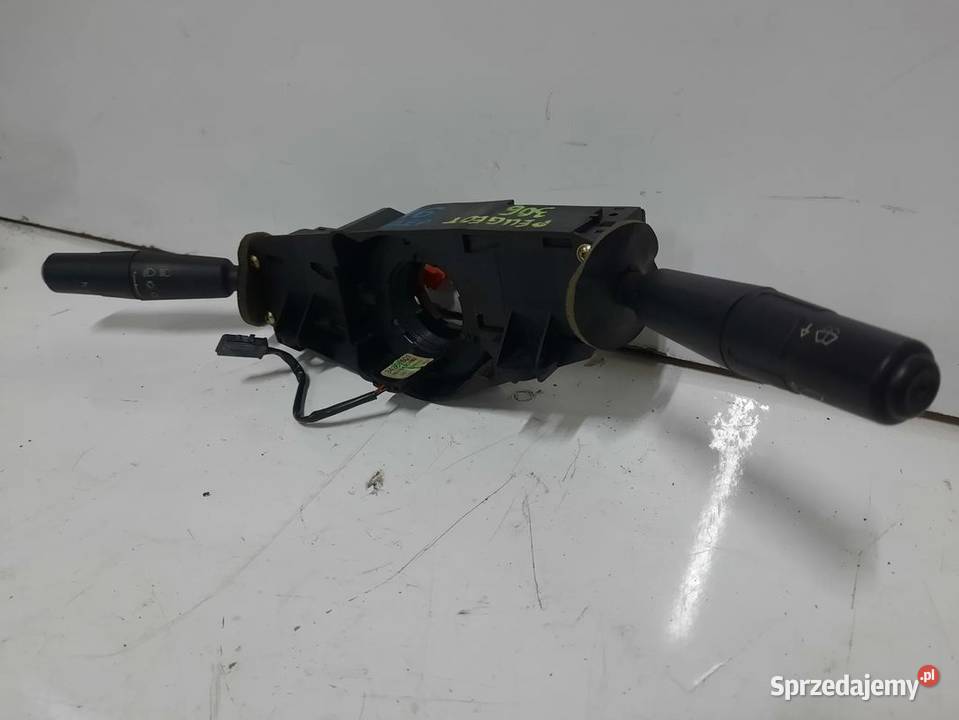 16PEUGEOT 306 9396 PRZEŁĄCZNIK WYCIERACZEK Włoszczowa