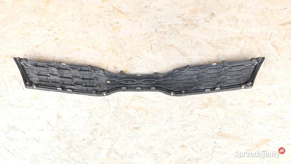 KIA RIO 11 GRILL ATRAPA ZDERZAKA PRZÓD osobowe Karoseria Zatom Stary