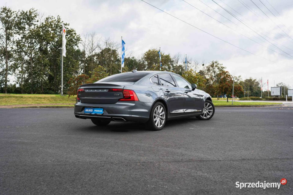 Volvo S90 D5 AWD światła LED