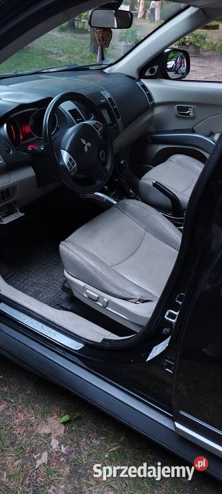 Mitsubishi Outlander 2 7 osób Rockford Fosgate napęd 4x4 łódzkie