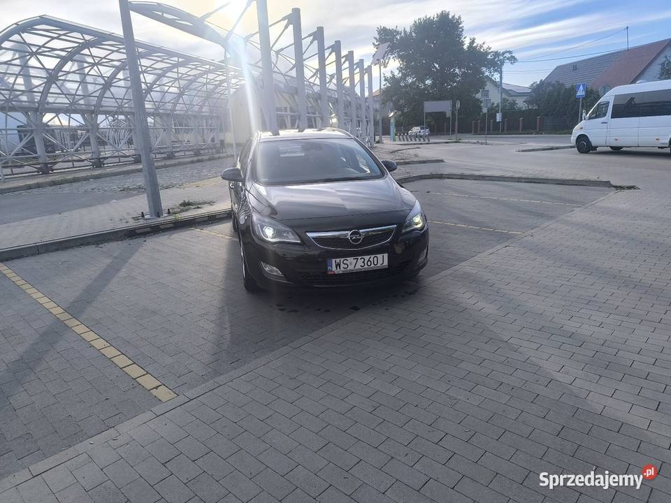 Opel Astra J Sports Tourer Kombi 14 Turbo światła przeciwmgielne Astra Sokołów Podlaski