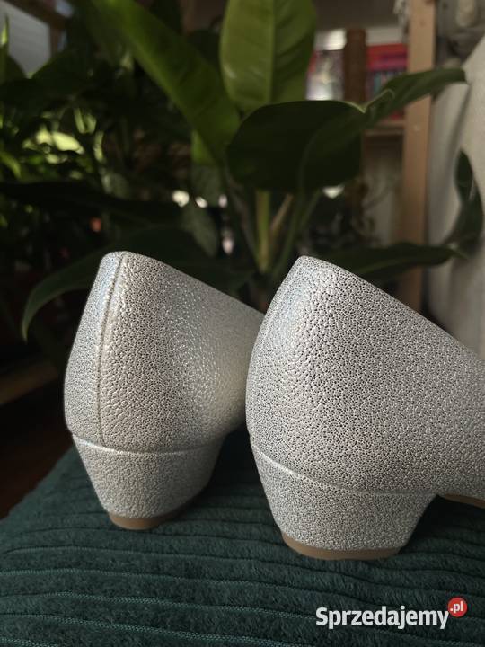 Nowa suknia buty Rzeszów