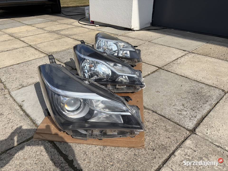 Toyota Yaris III Lampa Lewa 3 prawe Bełchatów sprzedam