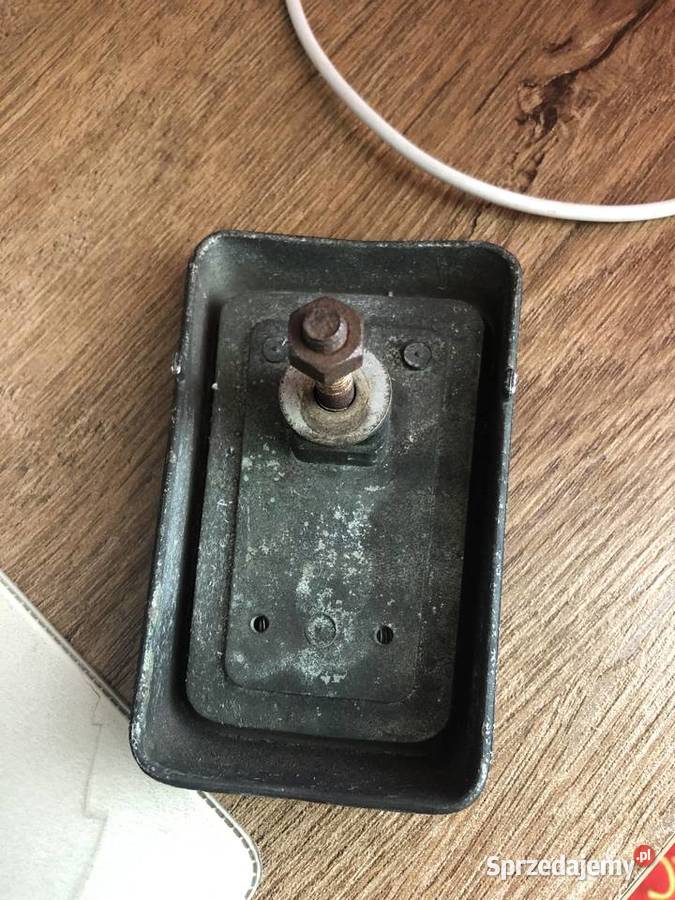 Znaczek Emblemat Polski Fiat 125P Części samochodowe Gidle