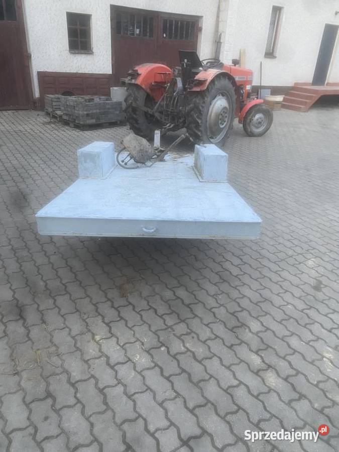 Sprzedam przyczepa dwukółka do ciągnika uszkodzony Rosochów