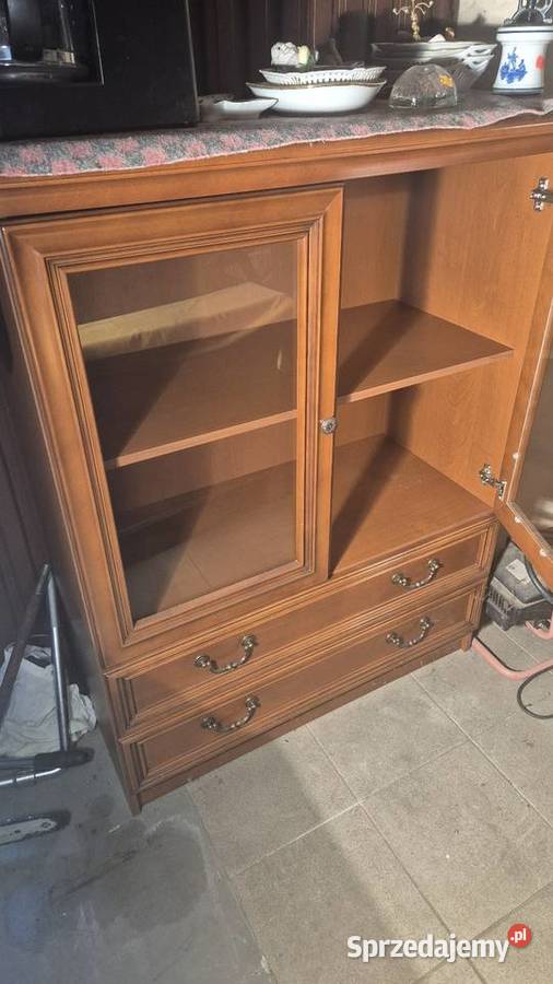 Witryna gablotka Kredensy i witryny podkarpackie