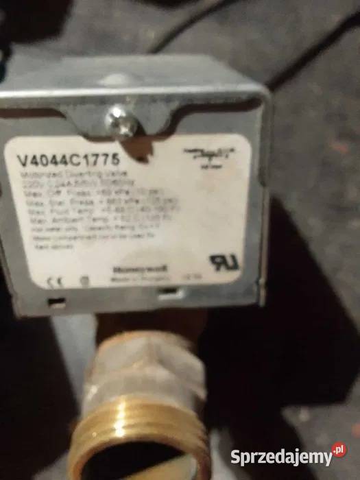 Zawór trójdrogowy z siłownikiem