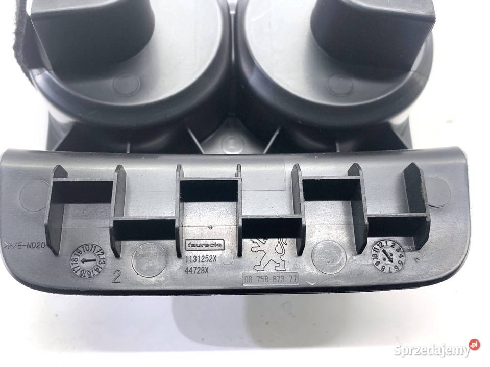 UCHWYT NA NAPOJE PEUGEOT 2008 I 9675887377 osobowe