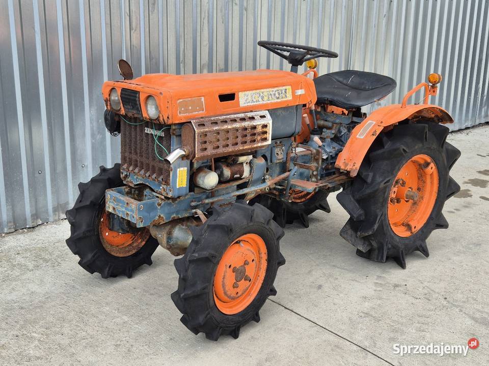 Traktorek traktor KUBOTA B7000D 44 13 Małuszyn