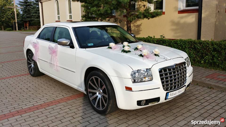 Auto na ślub chrysler 300C biały i czarny Olsztyn