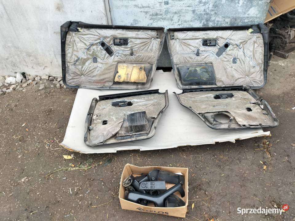 AUDI 80 B4 80B4 BOCZKI TAPICERKA DRZWI SZEROKA Kamień-Kolonia