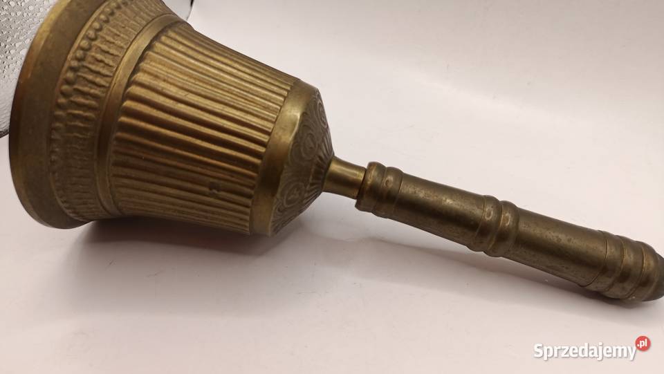 Duży dzwonek z pięknymi reliefami żółty kolor Zamość