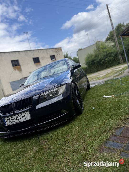 Sprzedam BMW e90 320i garażowany
