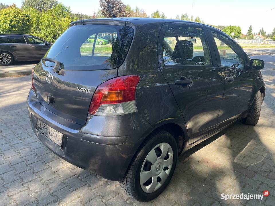 TOYOTA YARIS 2009 13 BENZYNA Yaris Toyota Ostrowiec Świętokrzyski sprzedam