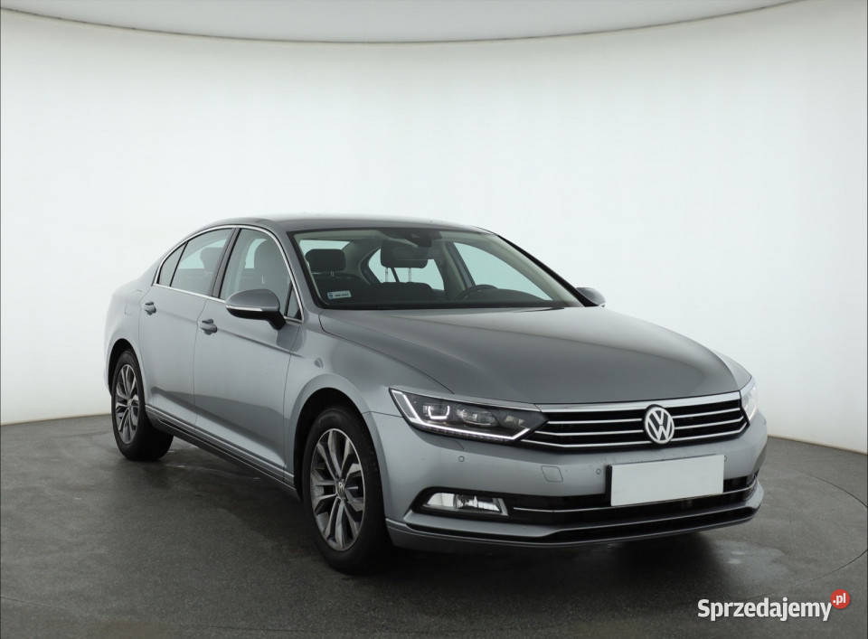 VW Passat 18 TSI nieuszkodzony Piaseczno sprzedam