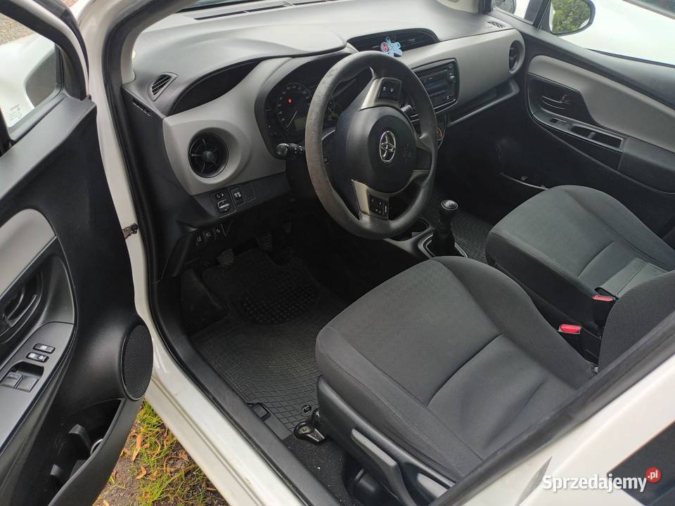 Zamiana Toyota Yaris 2017r 10benzGAZ Ekonomiczny 326000km Kowary sprzedam