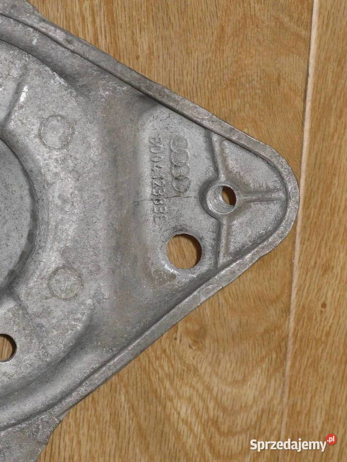 Audi A4 Konsola mocowania sprężyny zawieszenia i osobowe Wrocław