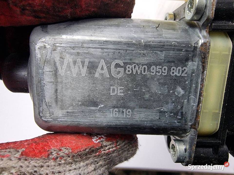 SILNICZEK SZYBY PP AUDI A4 B9 8W0959802 osobowe