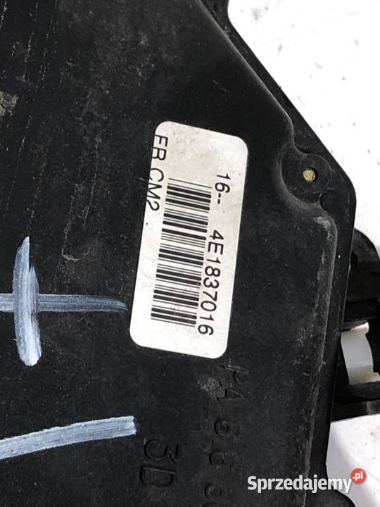 ZAMEK DRZWI PRAWY PRZÓD AUDI A3 8P Hatchback