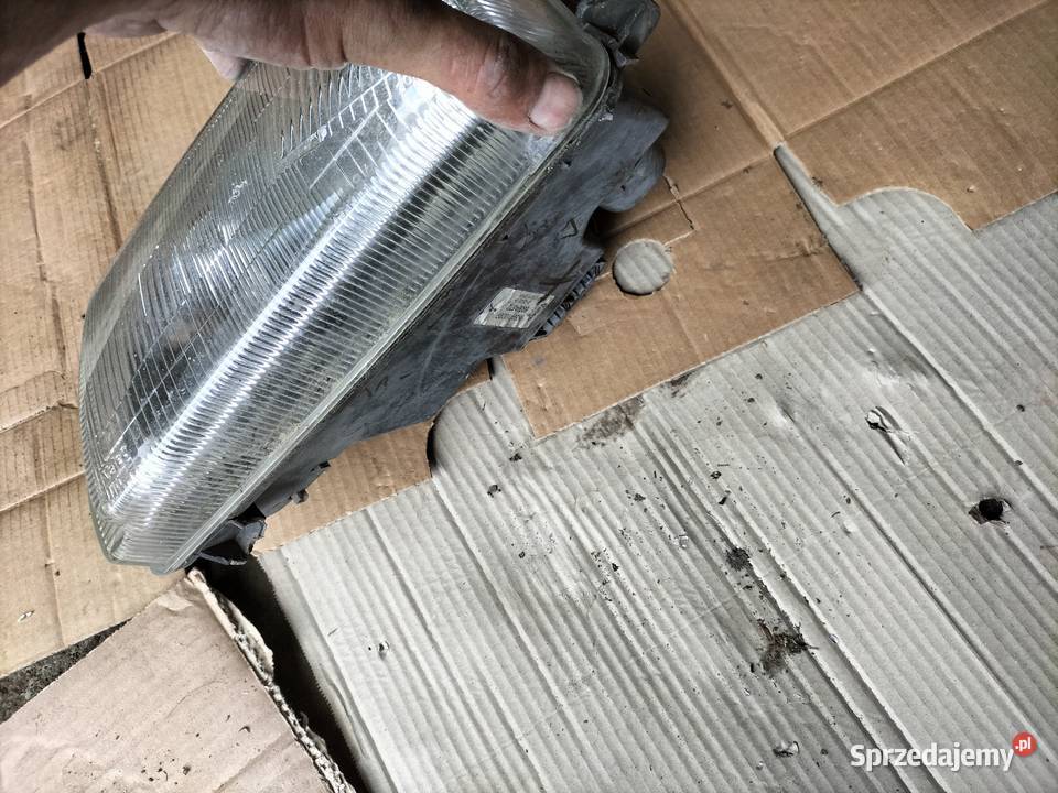 LAMPA PRZÓD LEWA Polo 4 IV 6KV5 Valeo 6K5941009P Lewe Oświetlenie Kamień-Kolonia