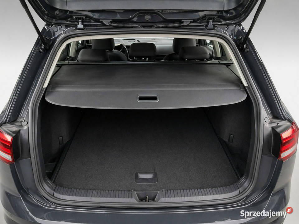 Volkswagen Golf 2022 Salon Polska Bezwypadkowe czarny Białystok sprzedam