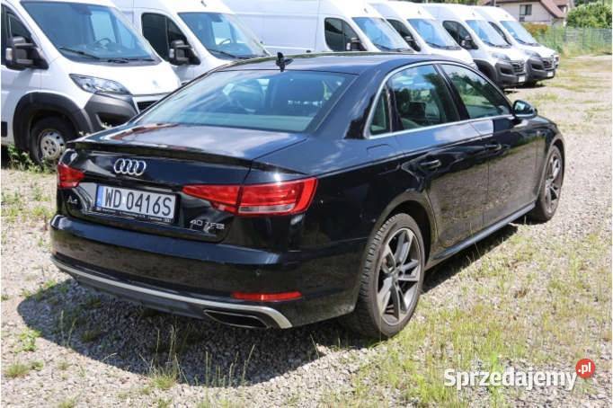 AUDI A4 2019 198400 ccm 190 benzyna Warszawa